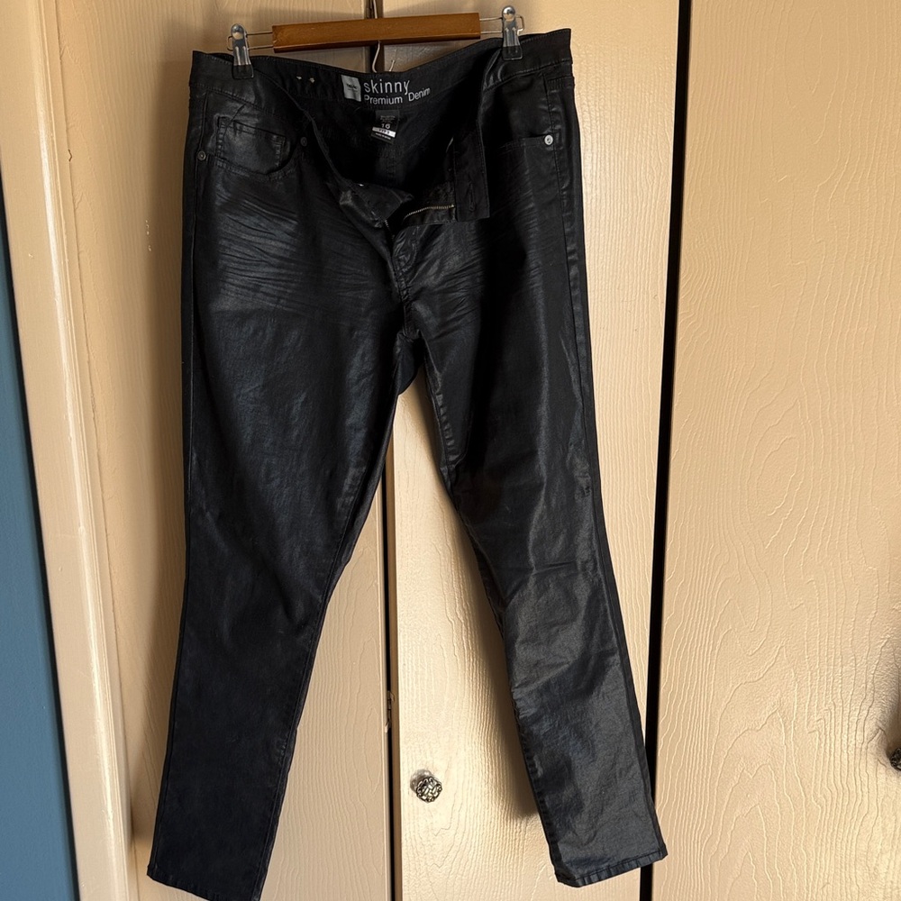 Mossimo Black Coated Skinny Women’s Jeans